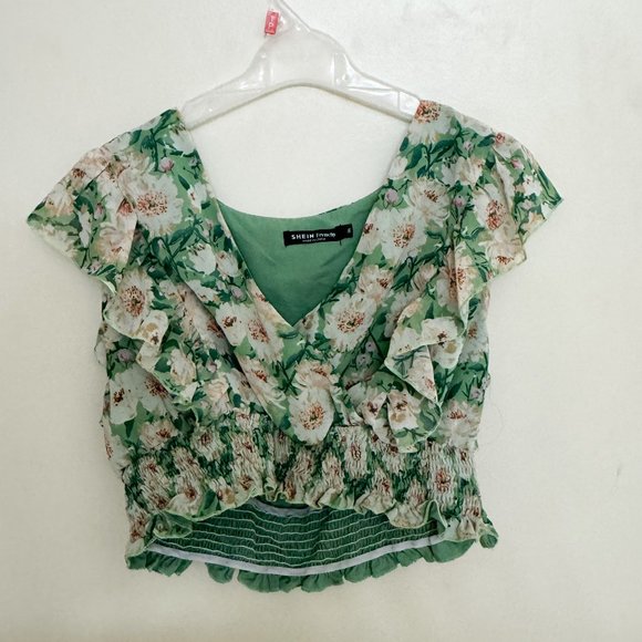 1XL - Plus Size Floral Print Ruffle Trim Crop Top - Picture 1 of 1